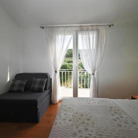Apartments Mihovilovic - 50 M From Beach Slatine Esterno foto