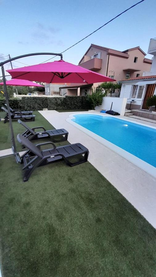 Apartments Mihovilovic - 50 M From Beach Slatine Esterno foto