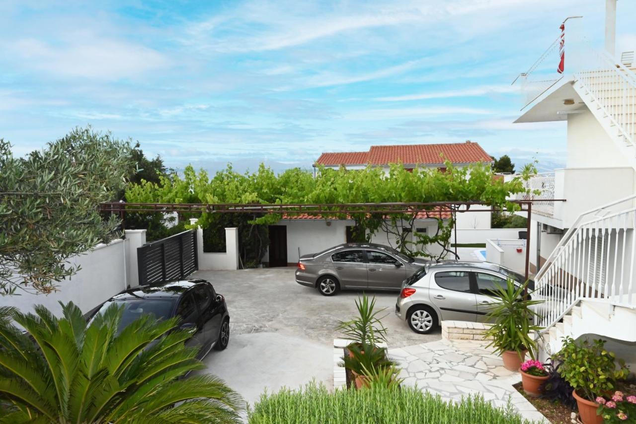 Apartments Mihovilovic - 50 M From Beach Slatine Esterno foto