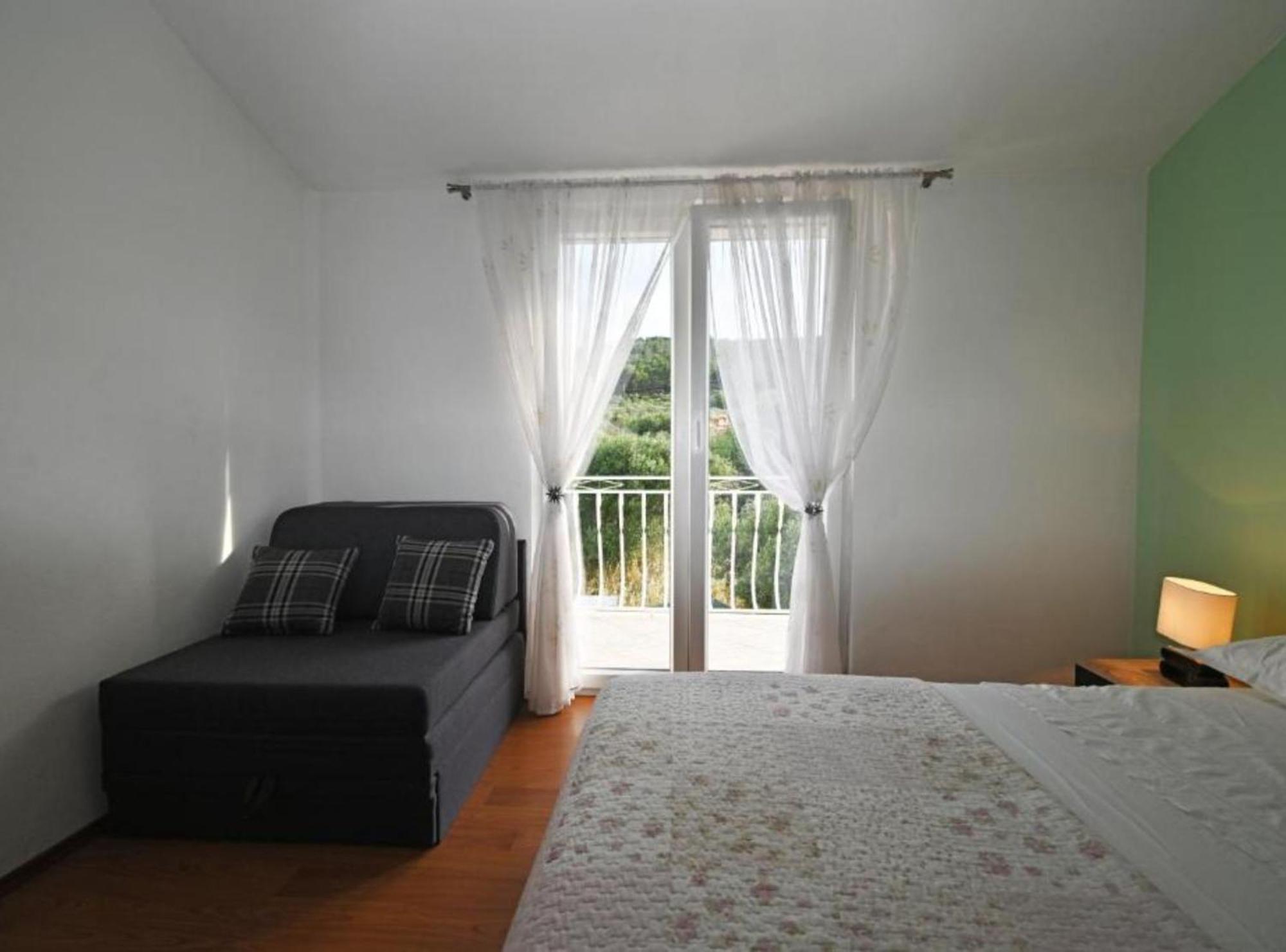 Apartments Mihovilovic - 50 M From Beach Slatine Esterno foto