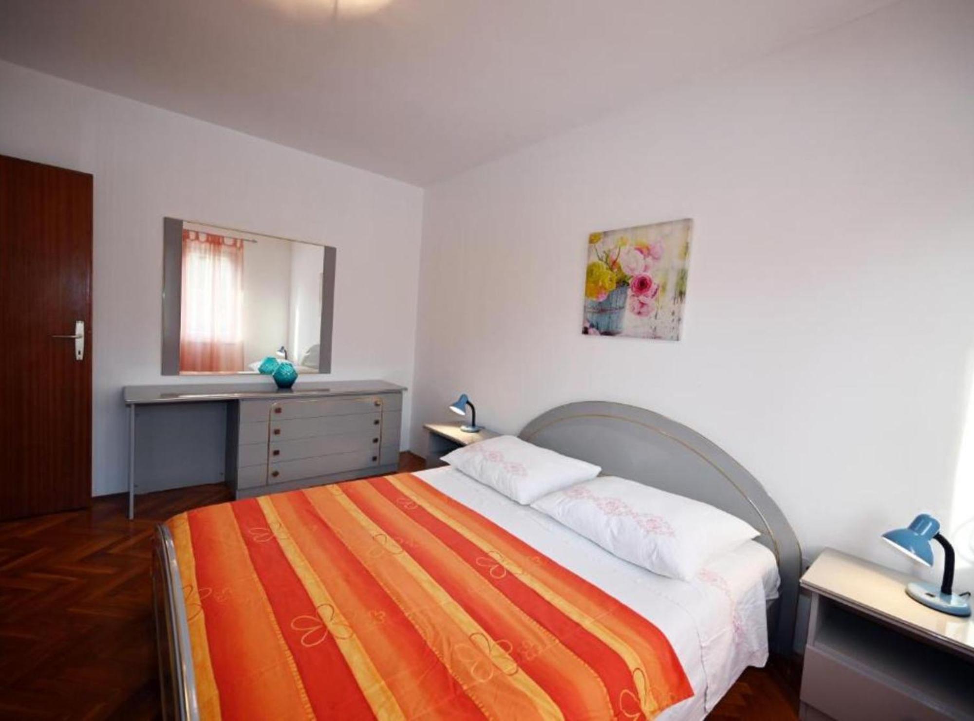 Apartments Mihovilovic - 50 M From Beach Slatine Esterno foto