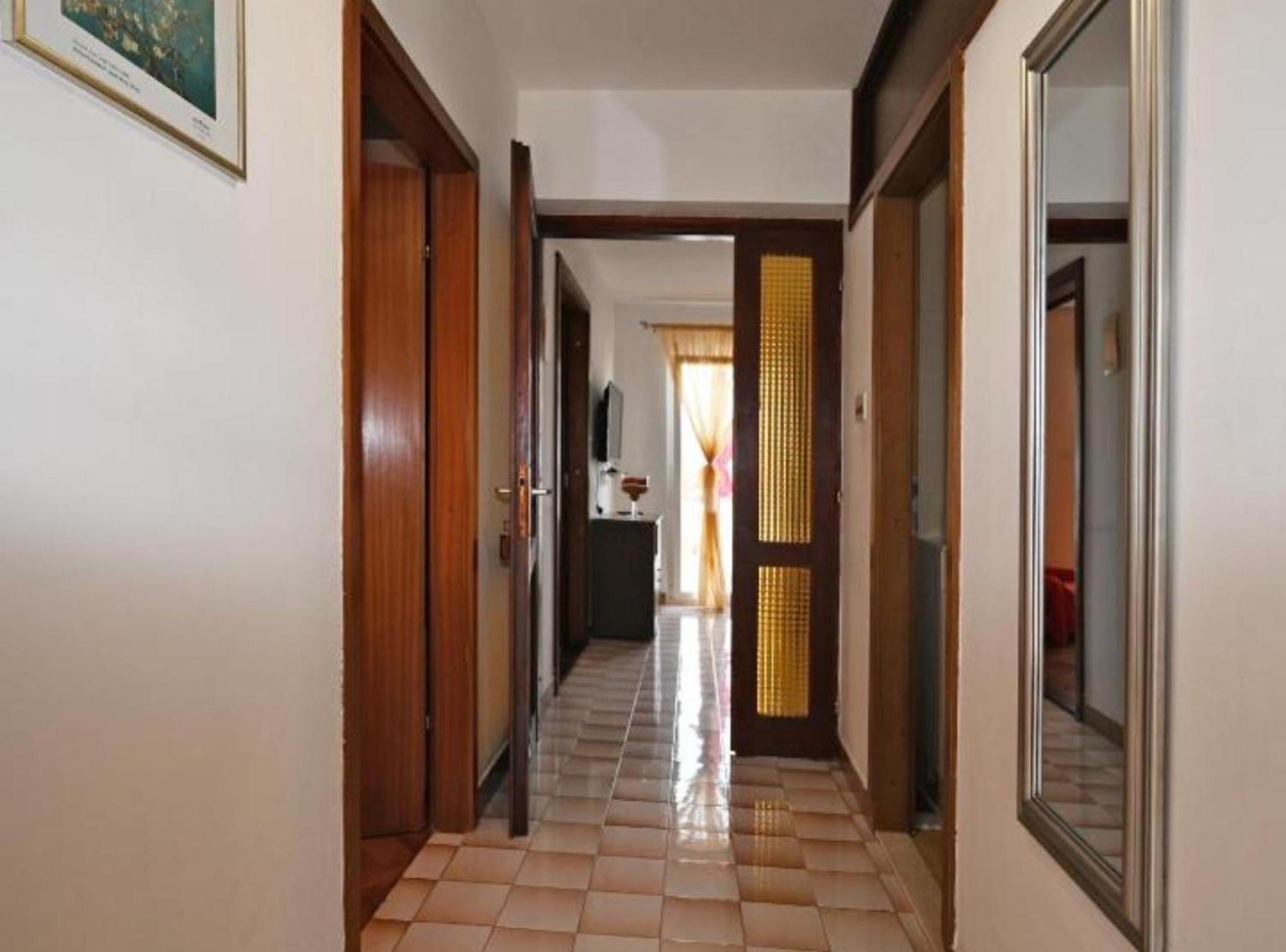 Apartments Mihovilovic - 50 M From Beach Slatine Esterno foto