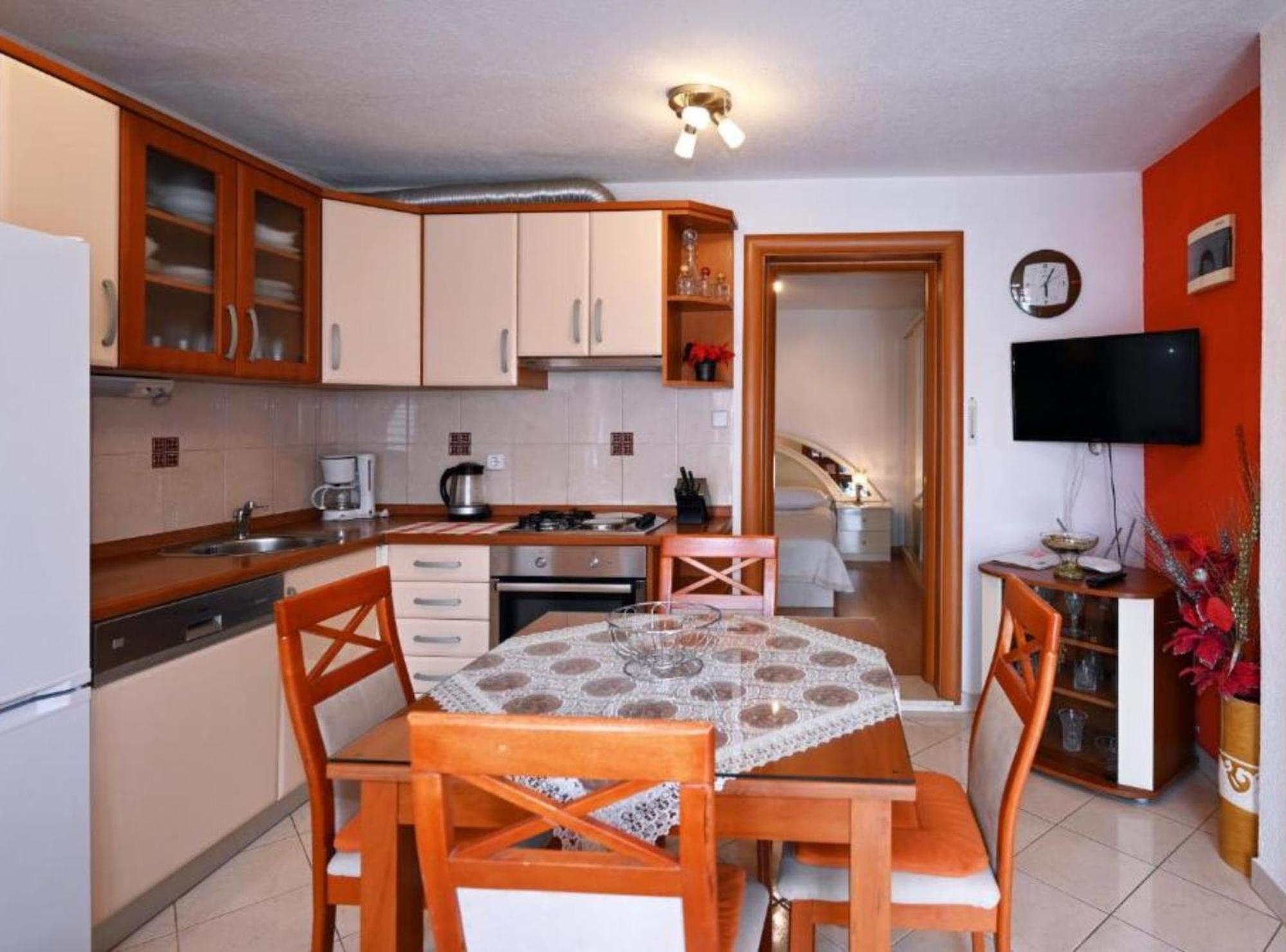 Apartments Mihovilovic - 50 M From Beach Slatine Esterno foto