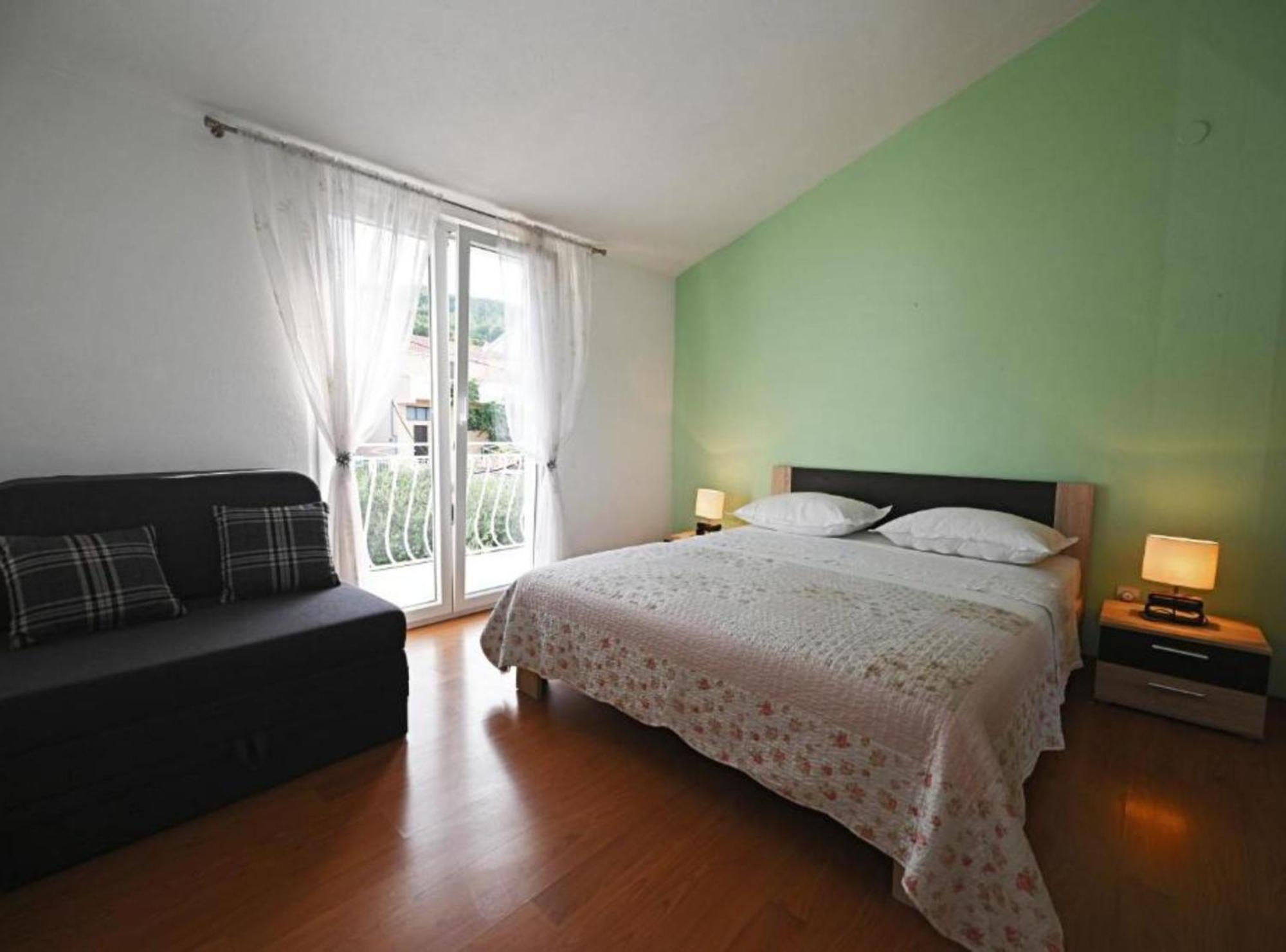 Apartments Mihovilovic - 50 M From Beach Slatine Esterno foto