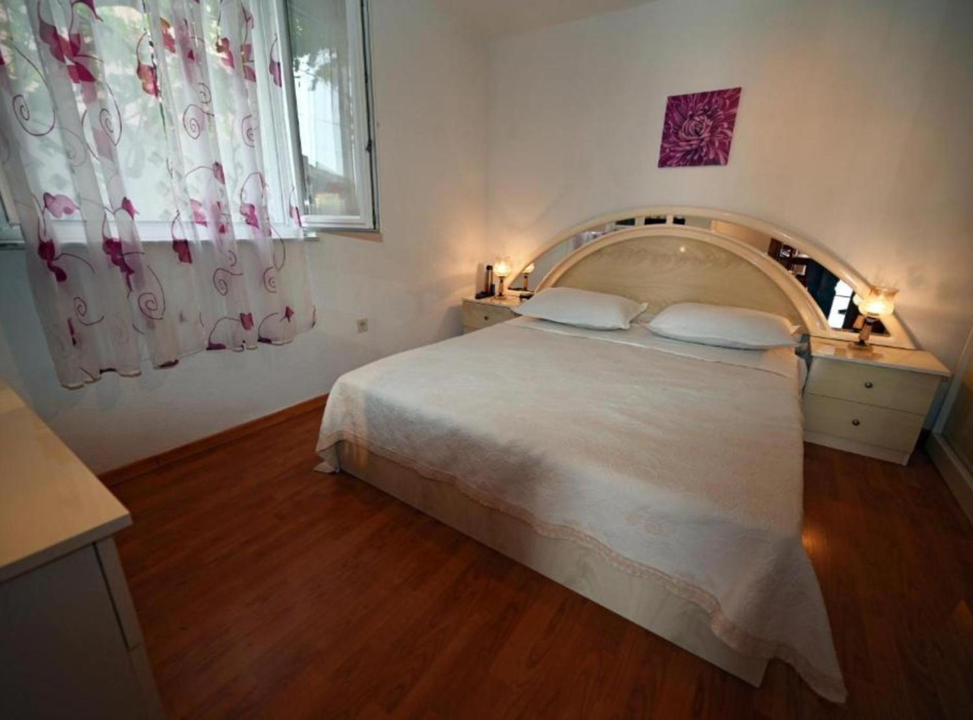 Apartments Mihovilovic - 50 M From Beach Slatine Esterno foto